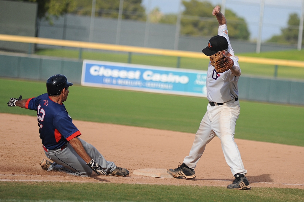 Dragons_2017-11-04 (613).JPG - (c)2010 DeVetter